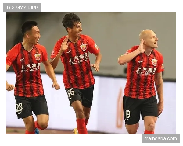 伊布如何在强强对话中持续压制防线，重塑老将进攻支点价值？