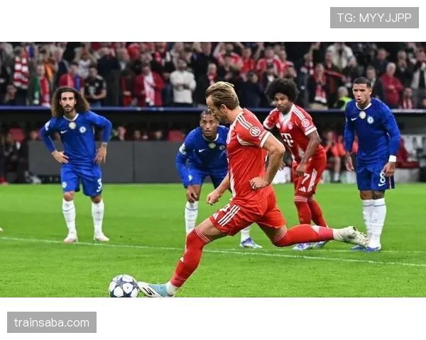 凯恩本赛季更频繁出球：禁区抢点与中卫牵制如何重塑其锋线角色